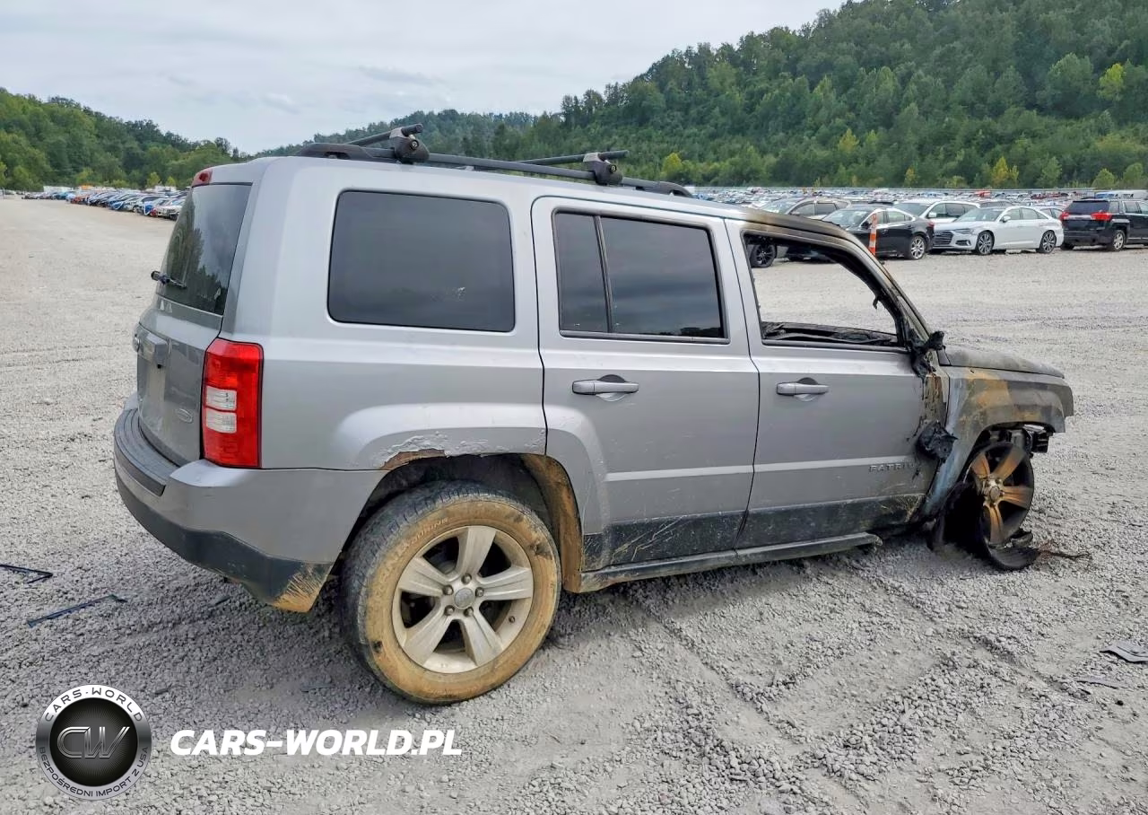 2014 Jeep Patriot Latitude VIN:1C4NJRFB2ED760141 - 3