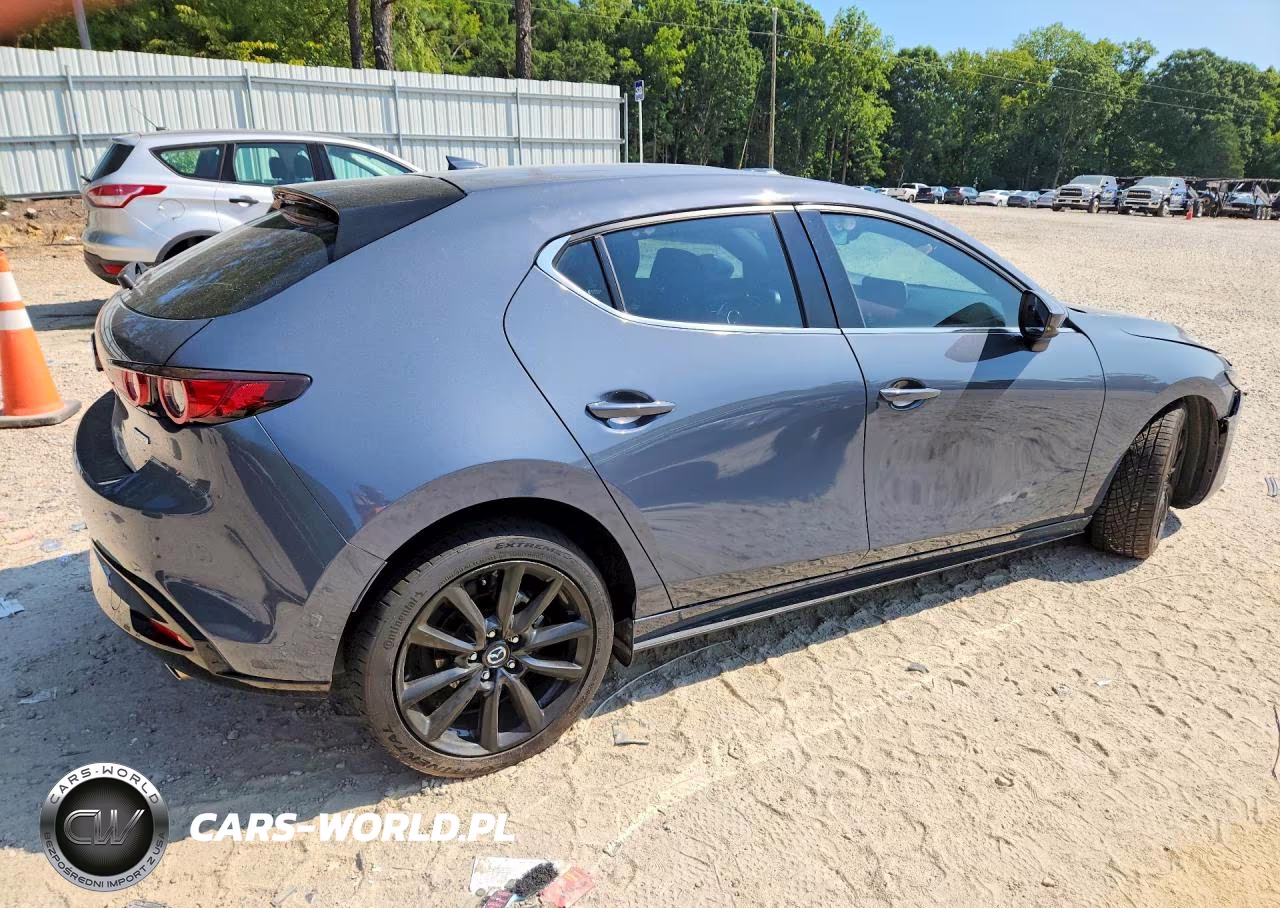 2021 Mazda 3 Premium VIN:JM1BPAML8M1401455 - 3