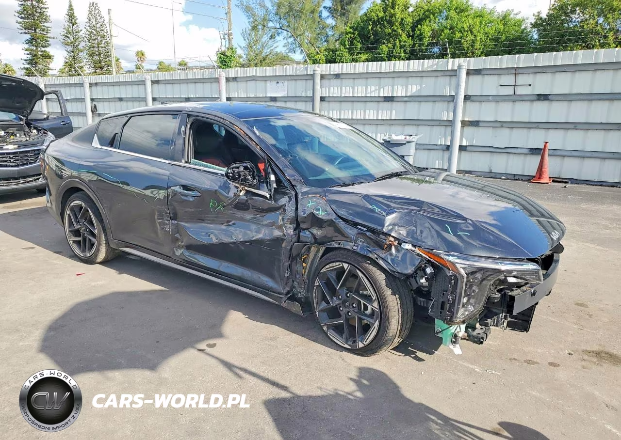 2025 Kia K4 Gt Line VIN:3KPFW4DE7SE046666 - 4