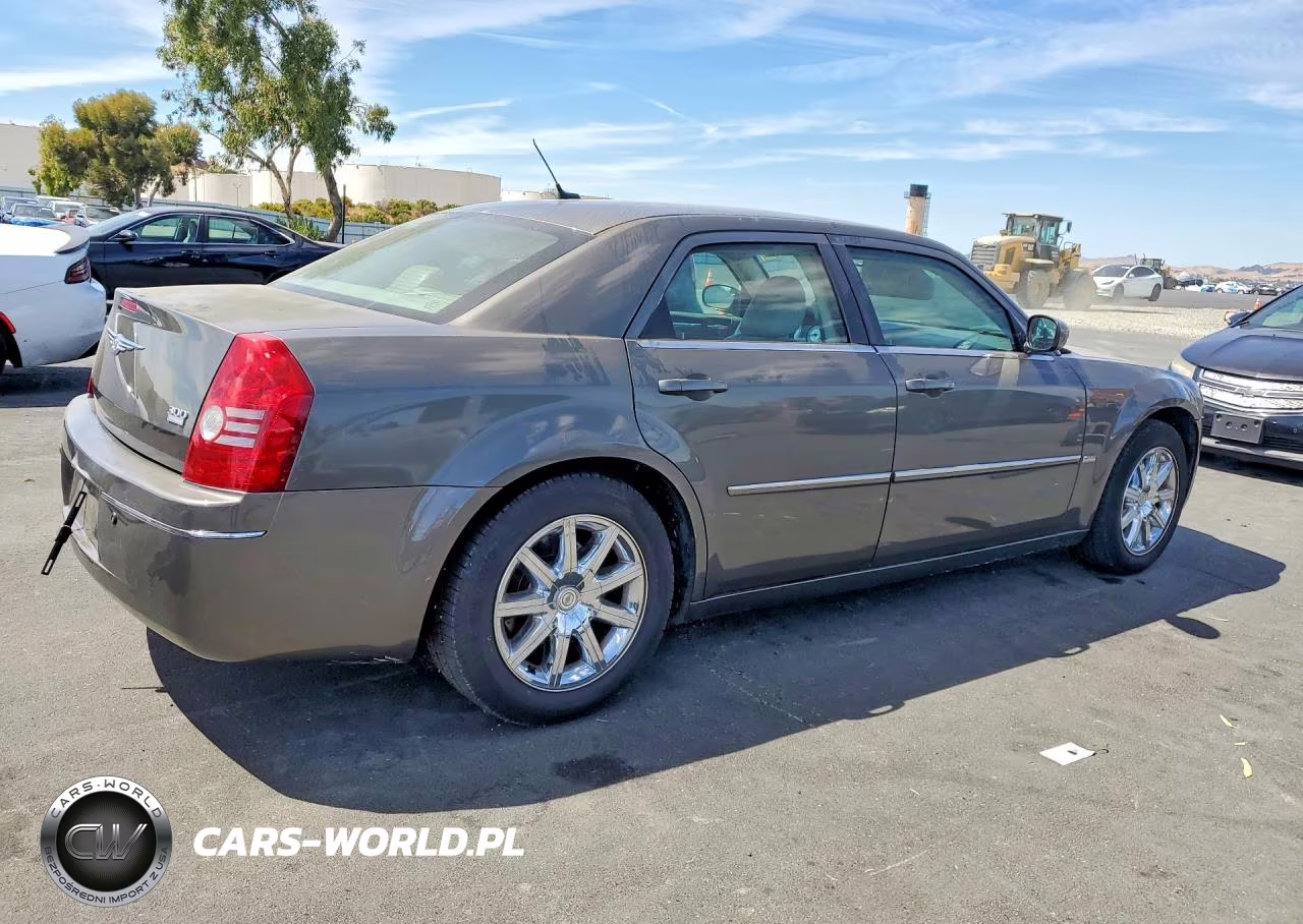 2008 Chrysler 300 Touring VIN:2C3LA53GX8H165422 - 3