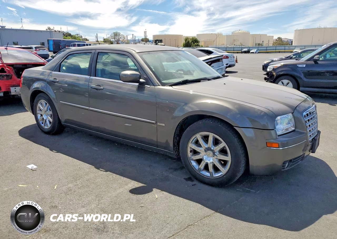2008 Chrysler 300 Touring VIN:2C3LA53GX8H165422 - 4