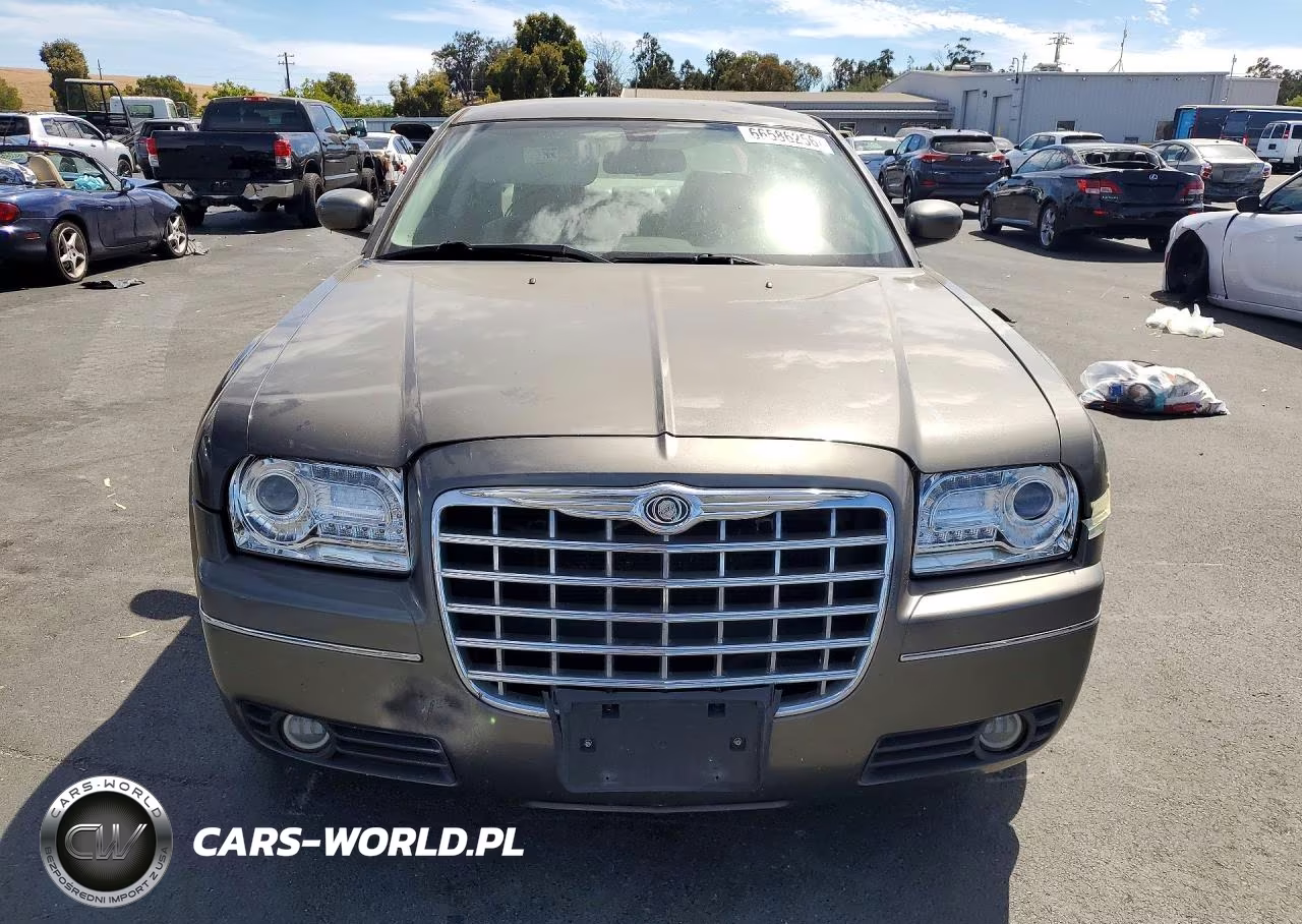 2008 Chrysler 300 Touring VIN:2C3LA53GX8H165422 - 5