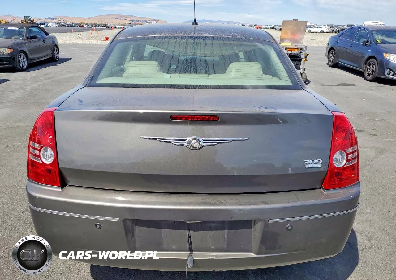 2008 Chrysler 300 Touring VIN:2C3LA53GX8H165422 - 6