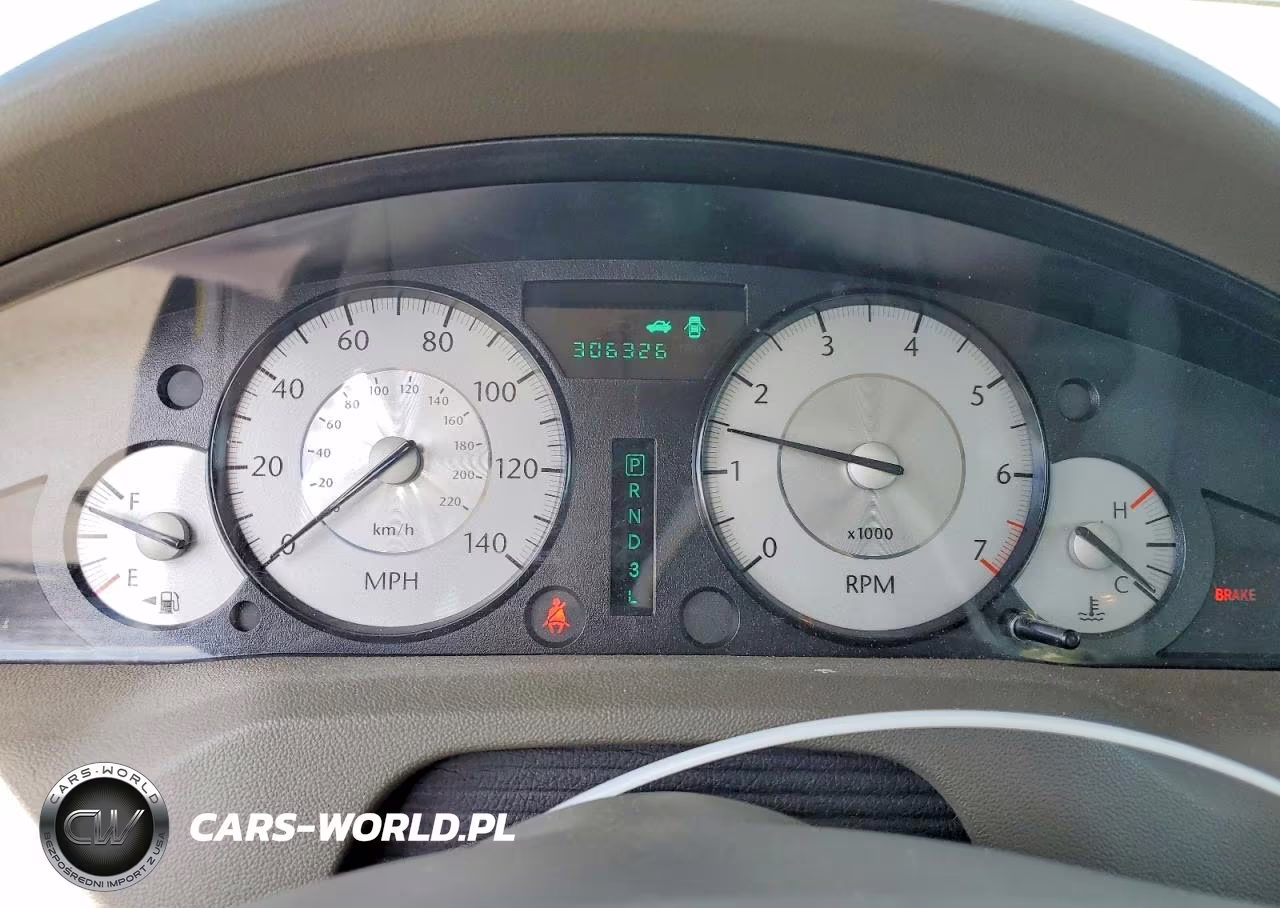 2008 Chrysler 300 Touring VIN:2C3LA53GX8H165422 - 9