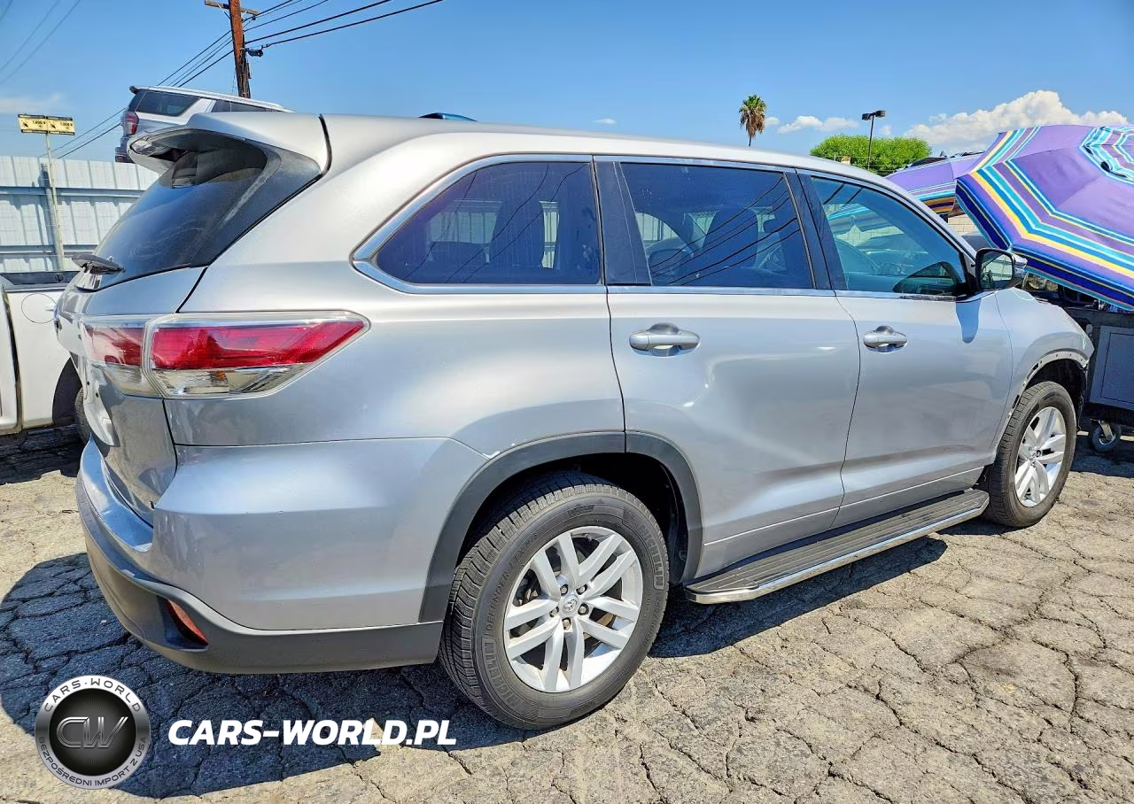 2015 Toyota Highlander Le VIN:5TDZARFH4FS012132 - 3