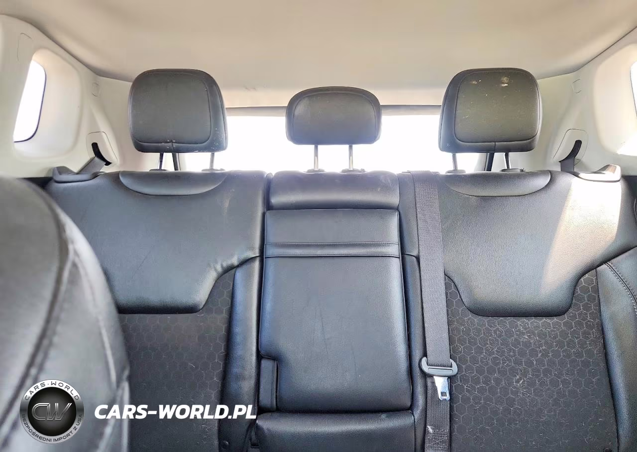 2019 Jeep Compass Latitude VIN:3C4NJDBBXKT656446 - 10