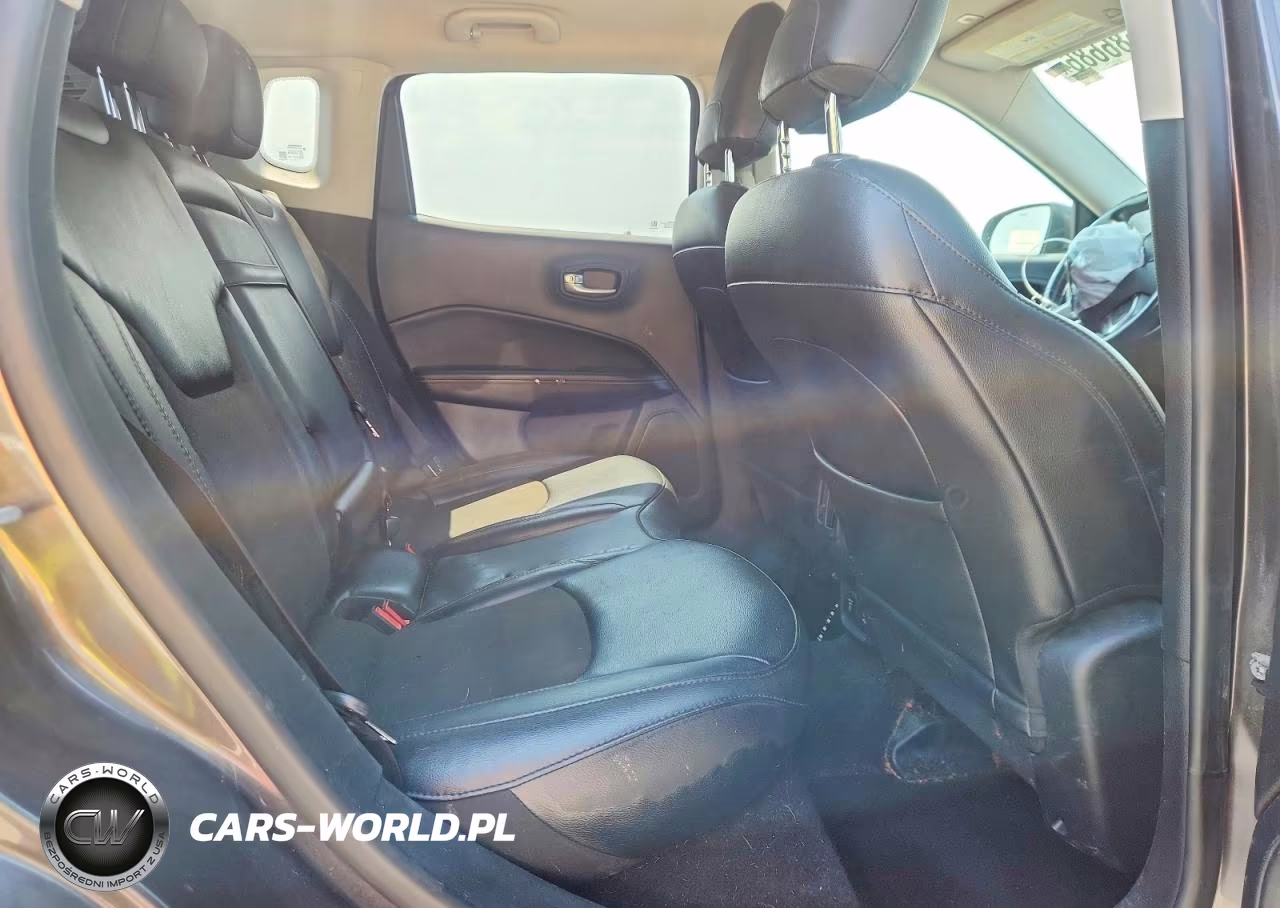 2019 Jeep Compass Latitude VIN:3C4NJDBBXKT656446 - 11