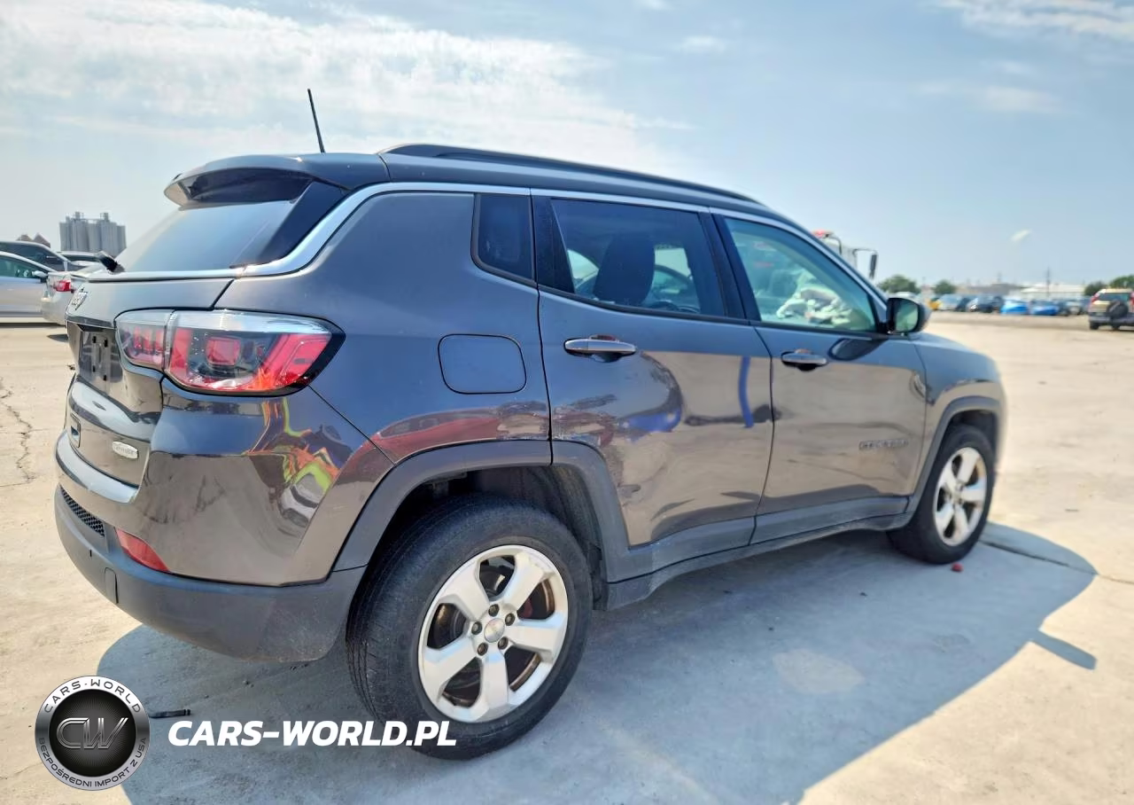 2019 Jeep Compass Latitude VIN:3C4NJDBBXKT656446 - 3