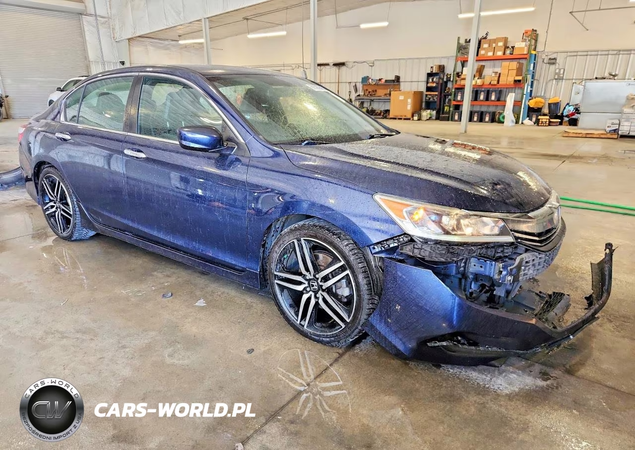 2017 Honda Accord Sport VIN:1HGCR2F51HA157917 - 4