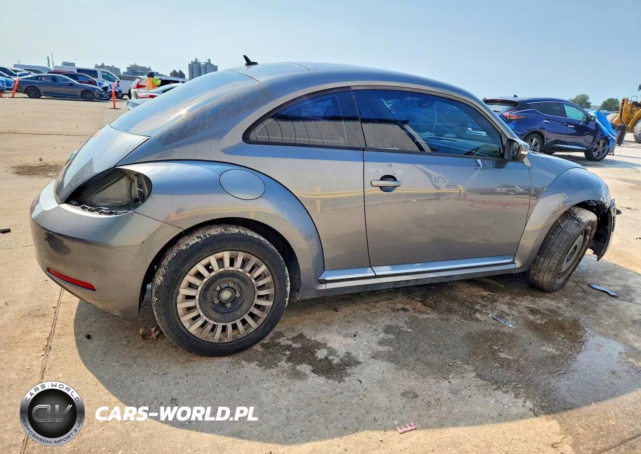 2013 Volkswagen Beetle VIN:3VWJX7AT6DM669231 - 3