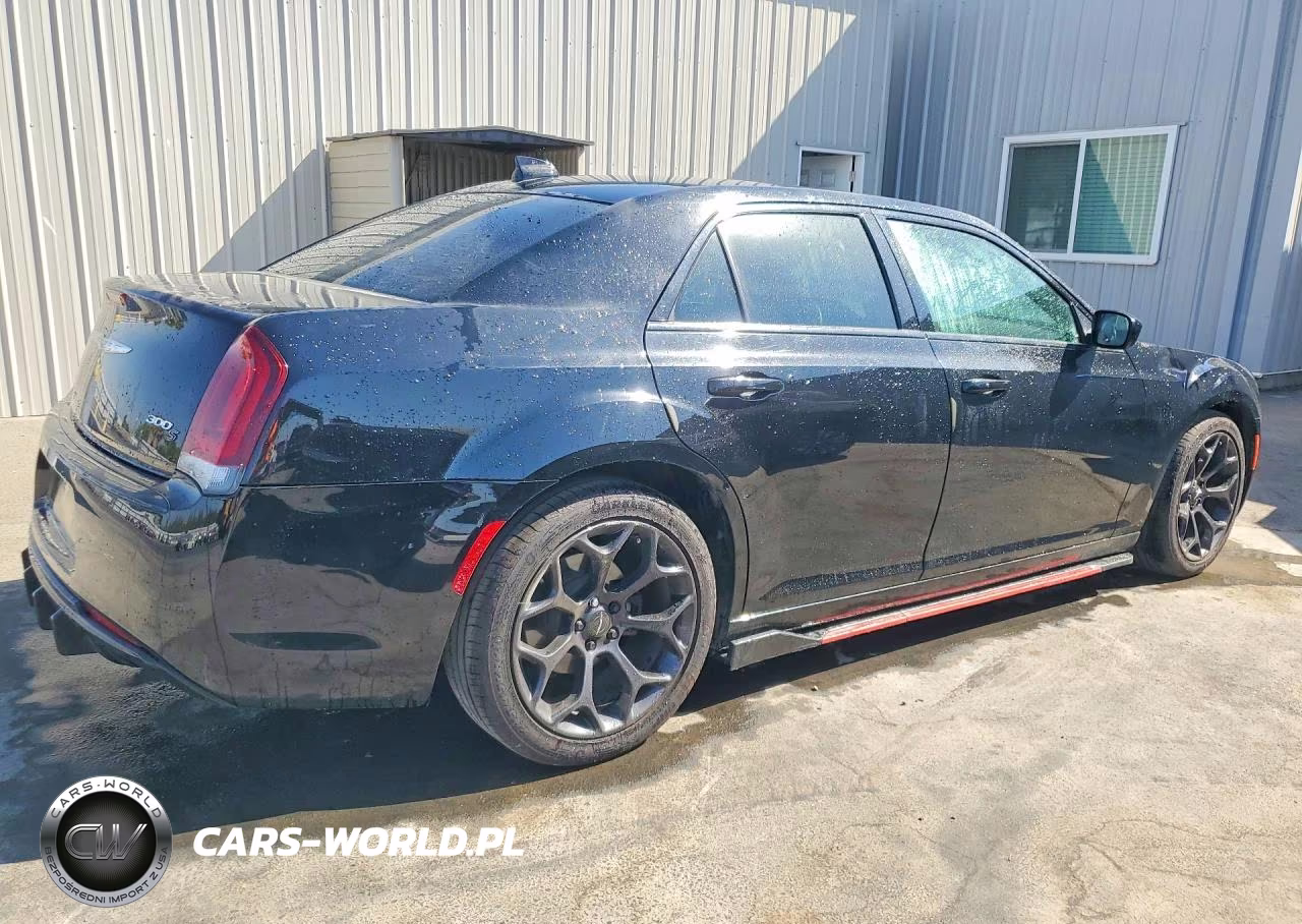 2019 Chrysler 300 S VIN:2C3CCABG2KH634028 - 3