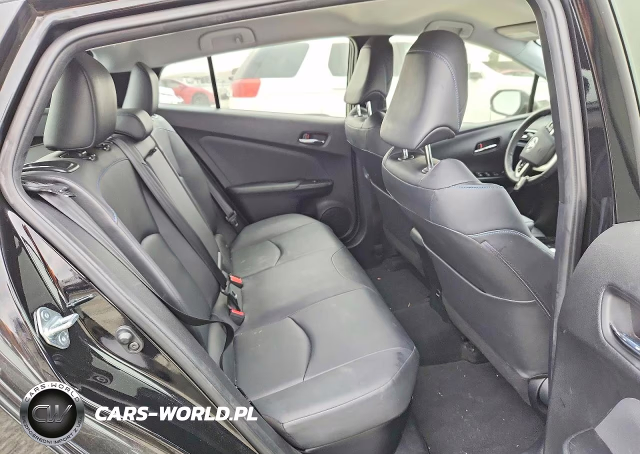2016 Toyota Prius Three Touring VIN:JTDKARFU4G3022077 - 10
