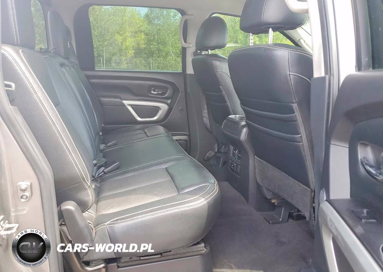 2017 Nissan Titan Pro-4X VIN:1N6AA1E54HN544654 - 10