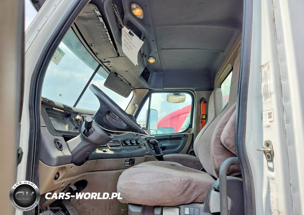 2016 Freightliner Cascadia 113 Semi Truck VIN:3AKJGBDV0GDGZ3618 - 7