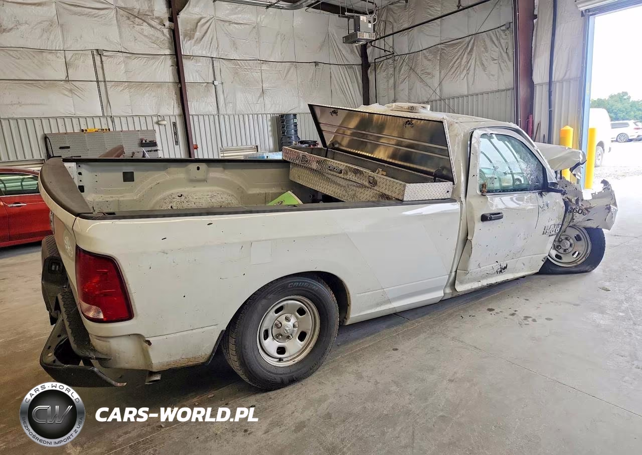 2023 Ram 1500 Classic Tradesman VIN:3C6JR6DG2PG655231 - 3
