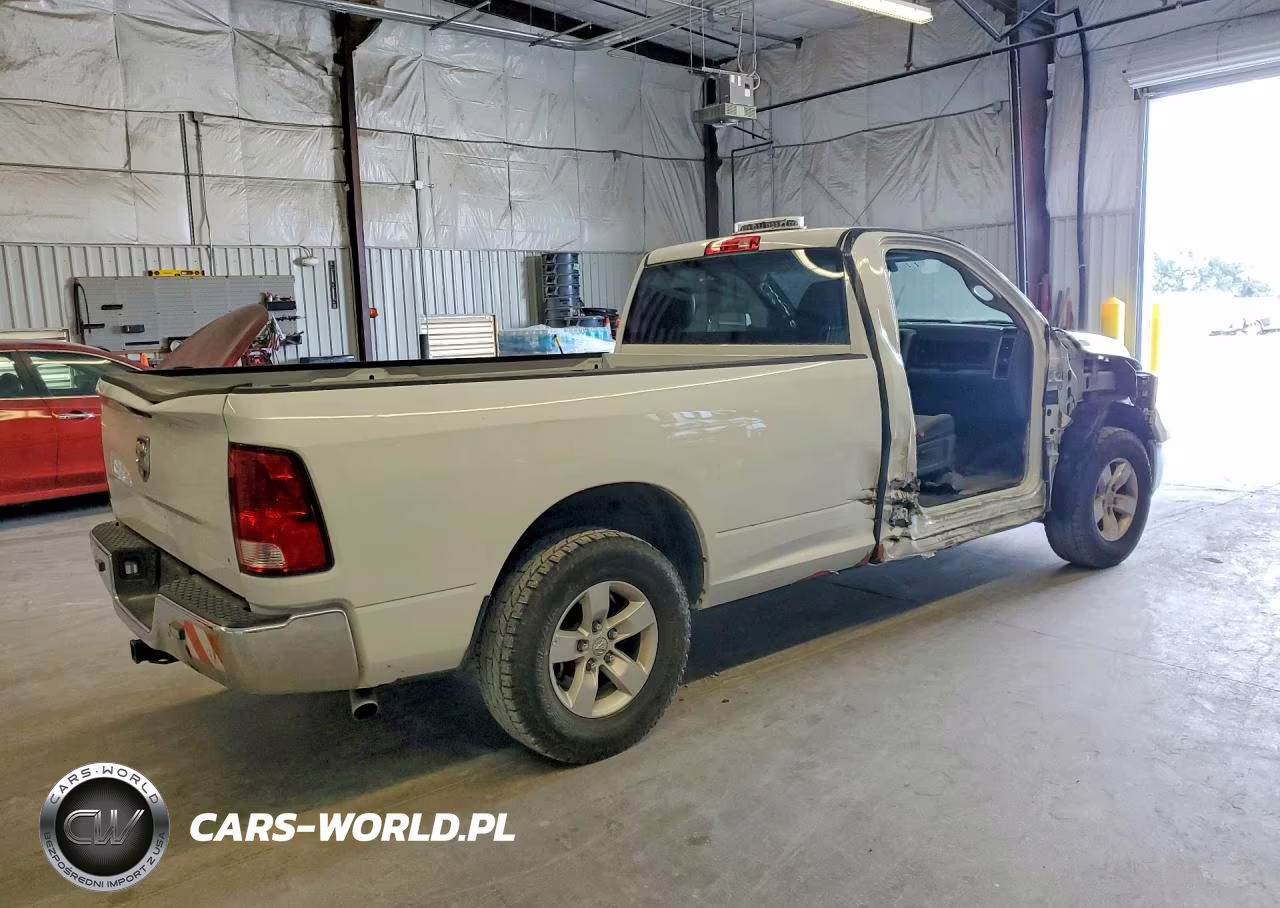 2023 Ram 1500 Classic Tradesman VIN:3C6JR6DG1PG639778 - 3
