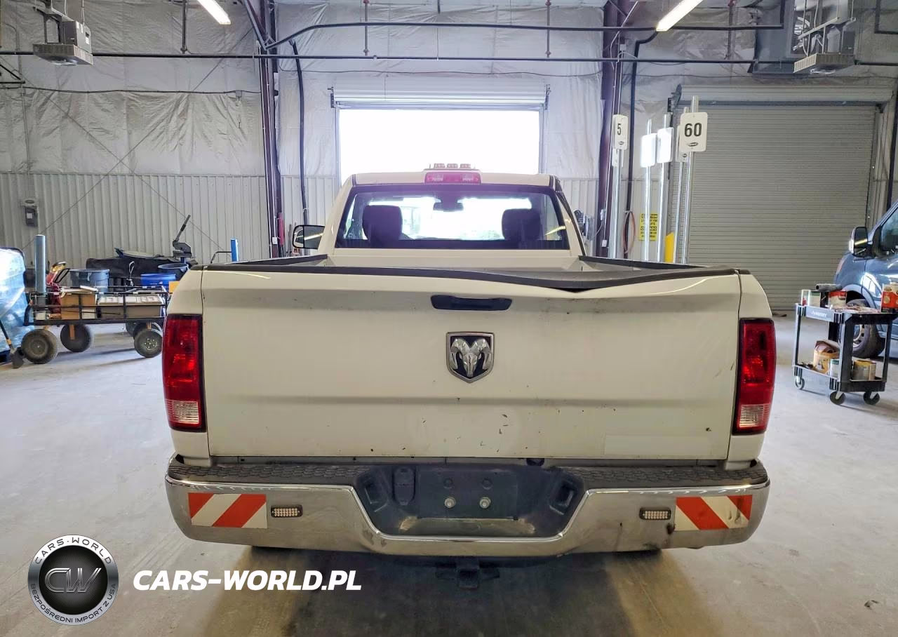 2023 Ram 1500 Classic Tradesman VIN:3C6JR6DG1PG639778 - 6