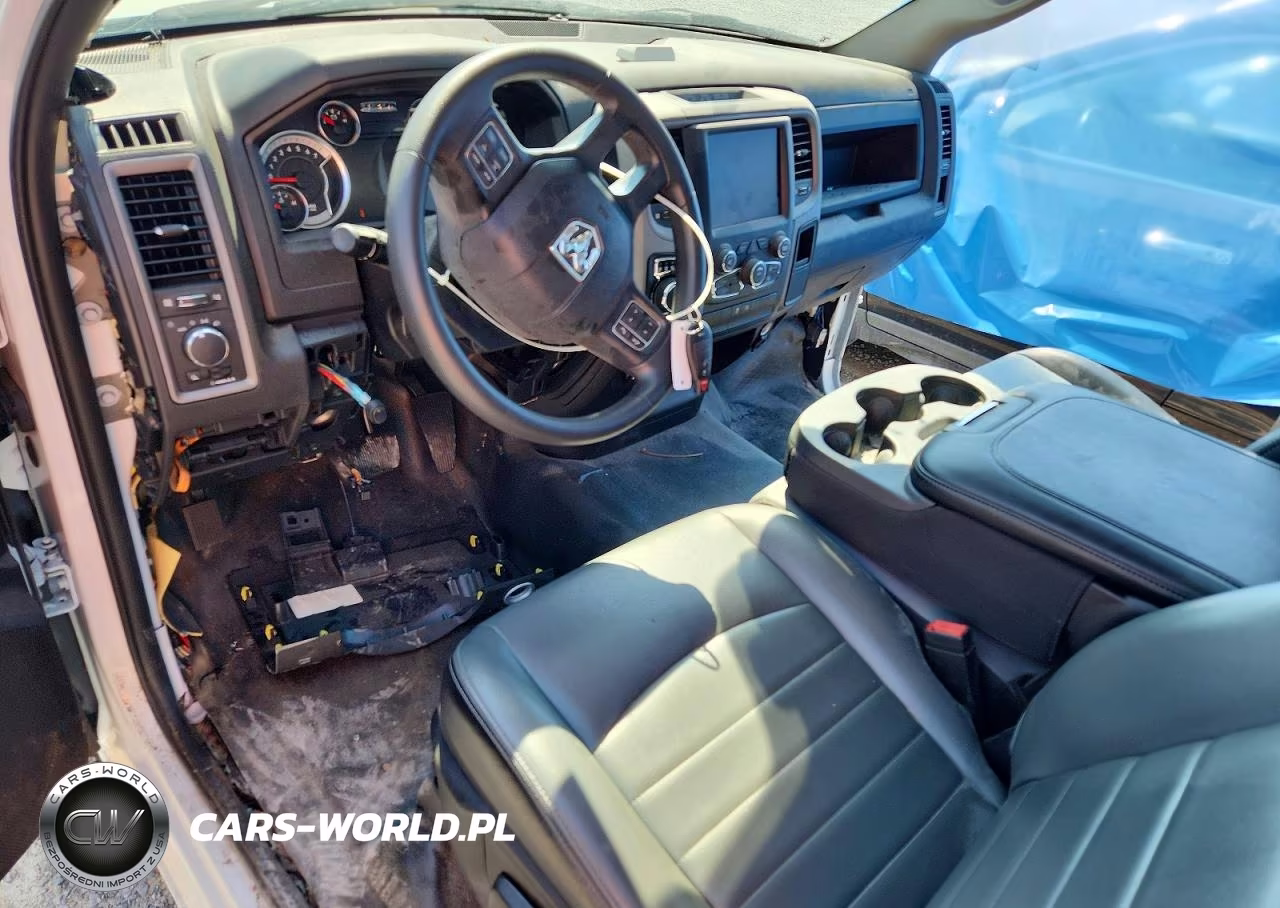 2023 Ram 1500 Classic Tradesman VIN:3C6JR6DG1PG639778 - 8