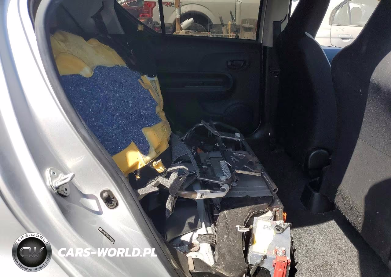2017 Toyota Prius C One VIN:JTDKDTB3XH1596875 - 10