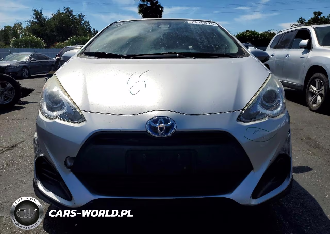 2017 Toyota Prius C One VIN:JTDKDTB3XH1596875 - 5