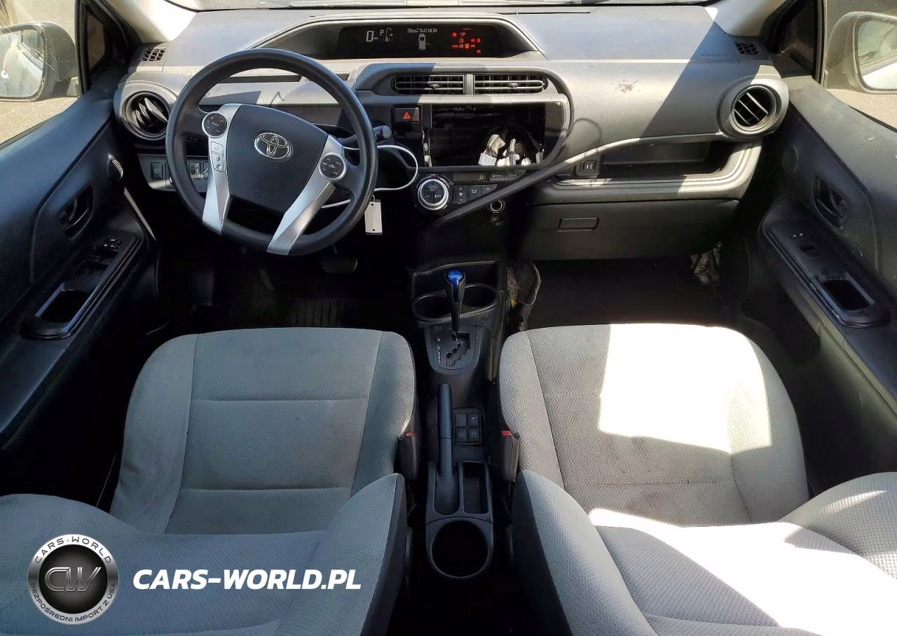 2017 Toyota Prius C One VIN:JTDKDTB3XH1596875 - 8