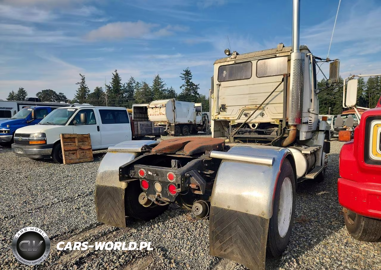 1992 Freightliner Conventional Flc112 VIN:1FUWZLYBXNL485639 - 3