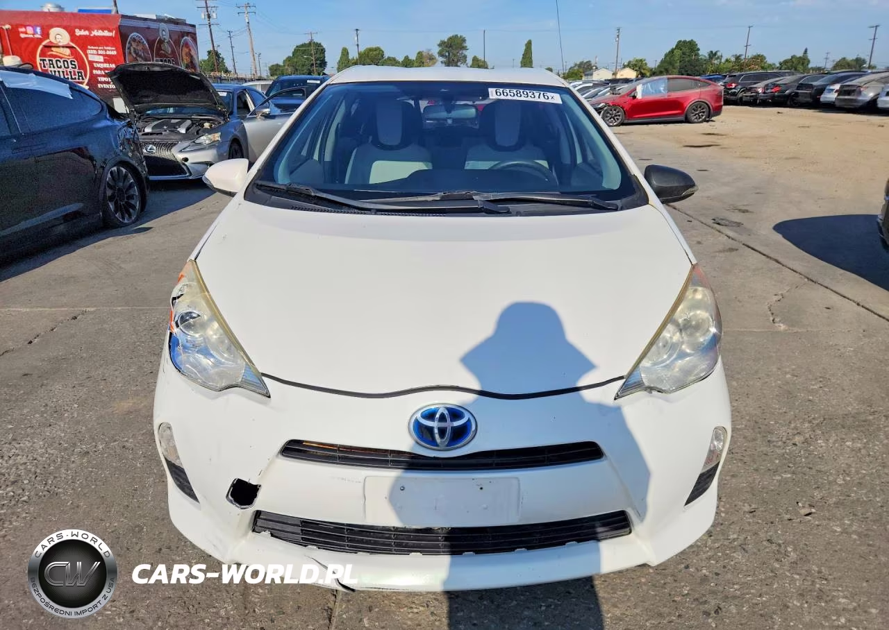 2014 Toyota Prius C One VIN:JTDKDTB39E1082530 - 5