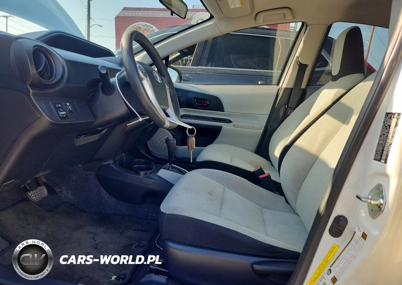 2014 Toyota Prius C One VIN:JTDKDTB39E1082530 - 7