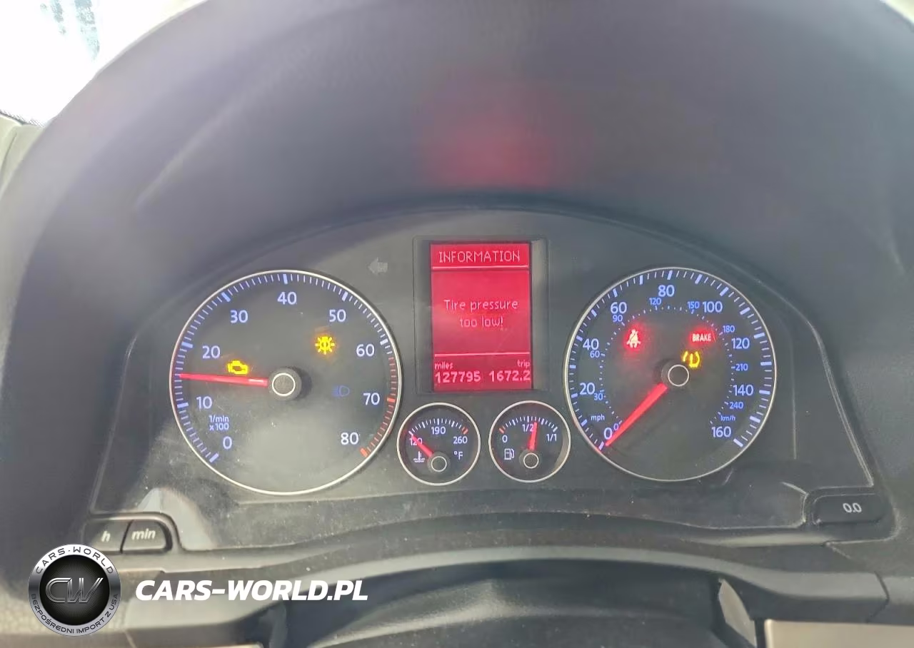 2008 Volkswagen Rabbit VIN:WVWCB71K28W290976 - 9