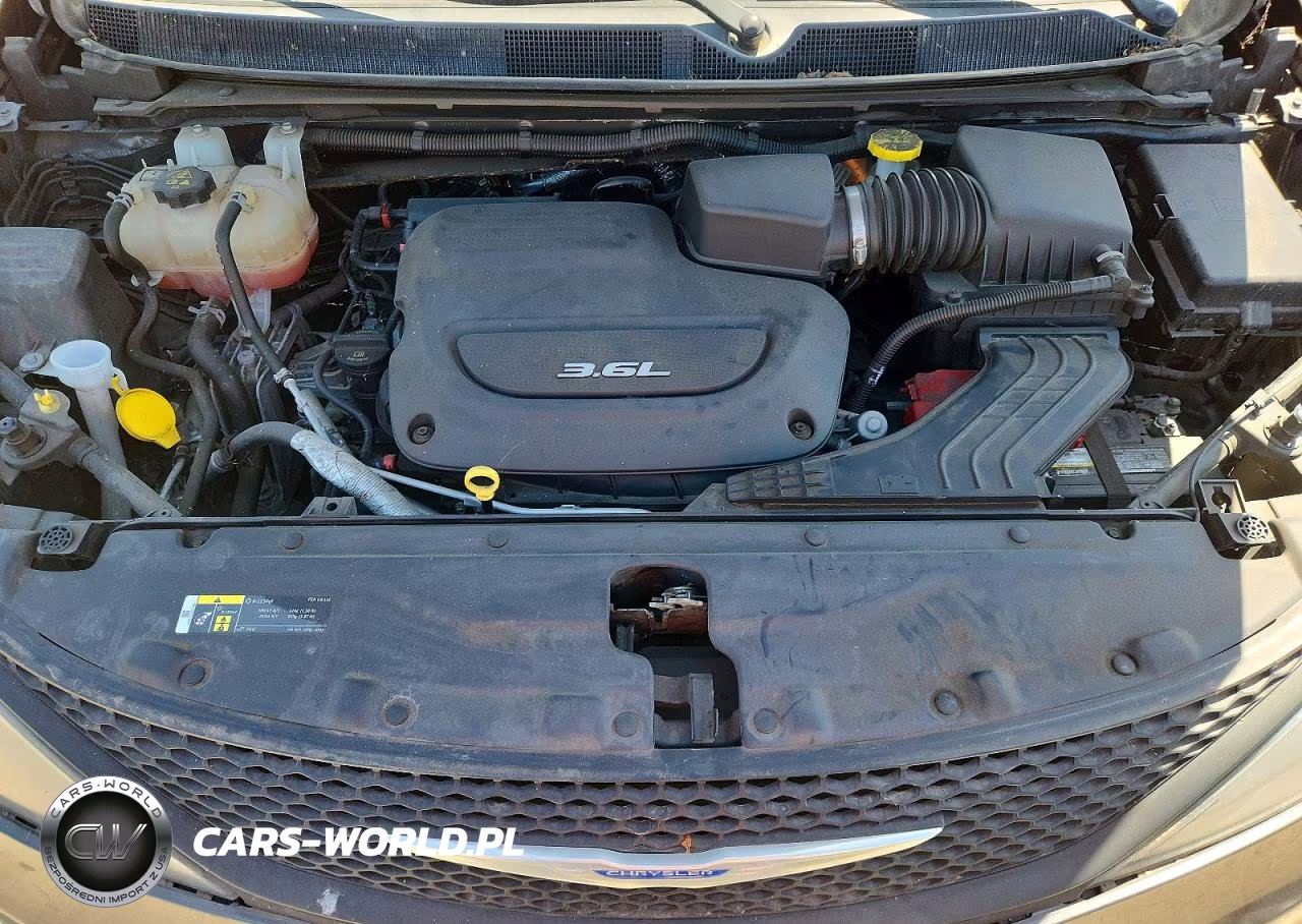 2018 Chrysler Pacifica L VIN:2C4RC1AG3JR355736 - 12