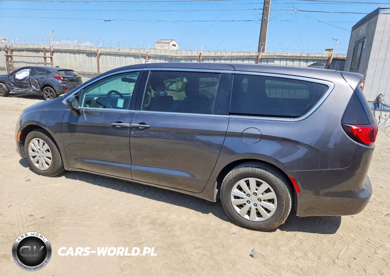 2018 Chrysler Pacifica L VIN:2C4RC1AG3JR355736 - 2