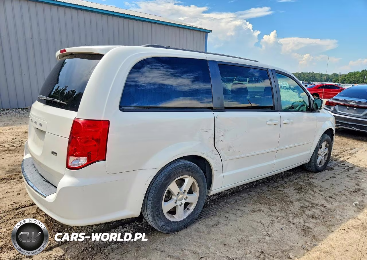 2013 Dodge Grand Caravan Sxt VIN:2C4RDGCG7DR654132 - 3