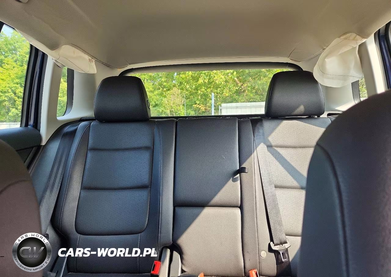 2016 Volkswagen Tiguan S VIN:WVGBV7AX8GW578512 - 10