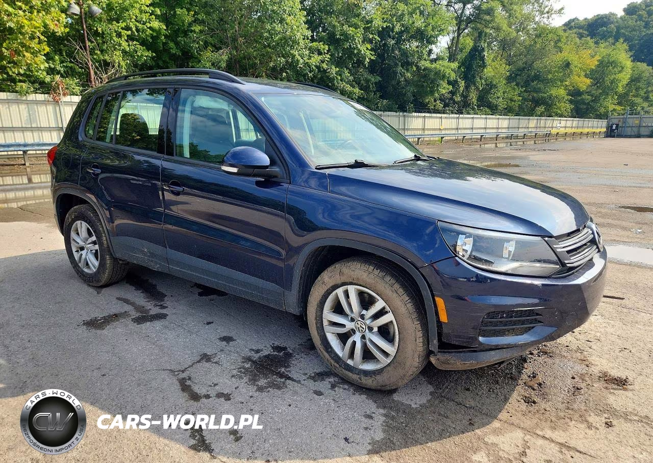 2016 Volkswagen Tiguan S VIN:WVGBV7AX8GW578512 - 4