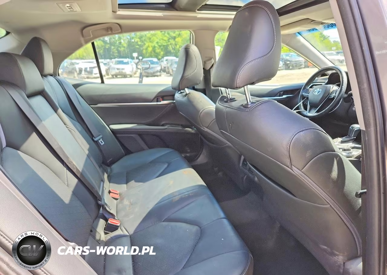 2018 Toyota Camry Xse VIN:4T1B61HK9JU006386 - 10