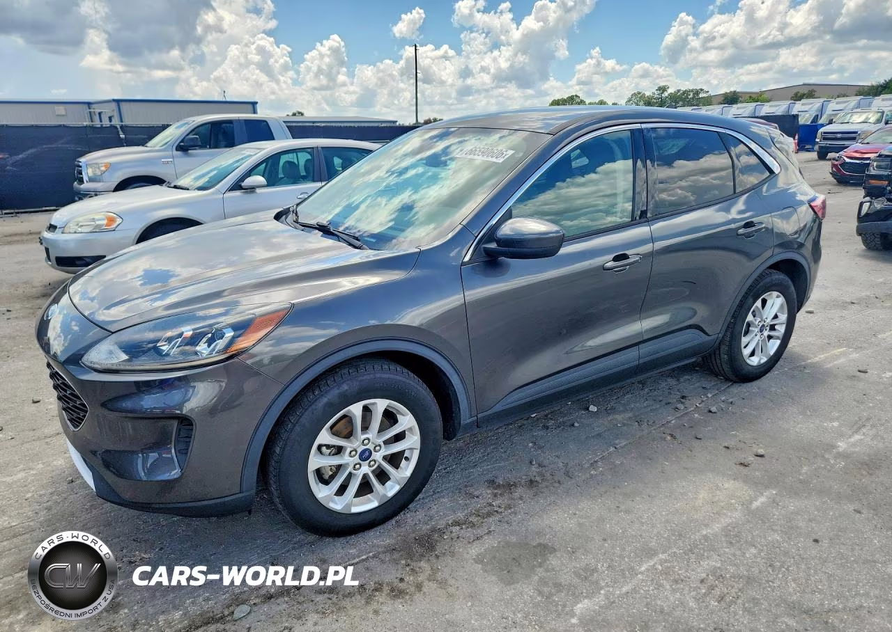 2020 Ford Escape Se