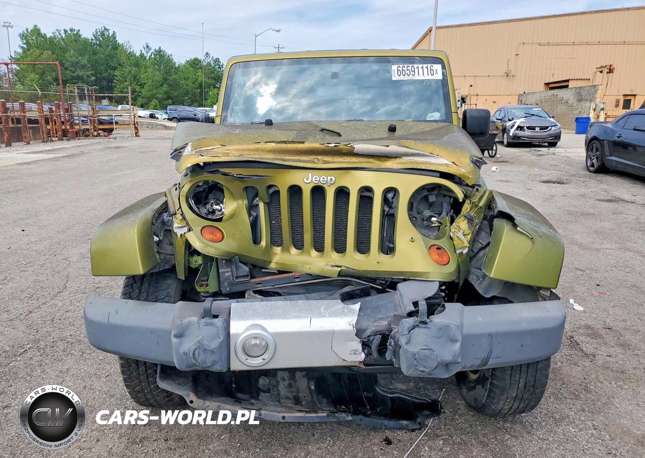 2010 Jeep Wrangler Unlimited Sahara VIN:1J4BA5H18AL203096 - 5