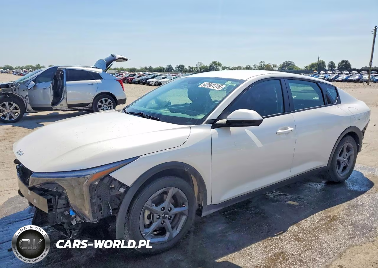 2025 Kia K4 Lxs VIN:3KPFT4DE7SE058437 - 1