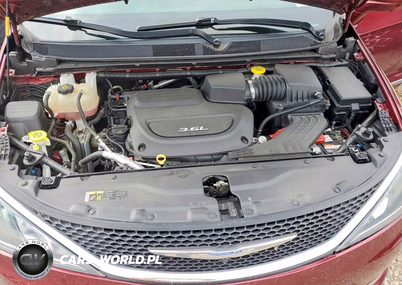 2017 Chrysler Pacifica Touring L Plus VIN:2C4RC1EG9HR713135 - 11
