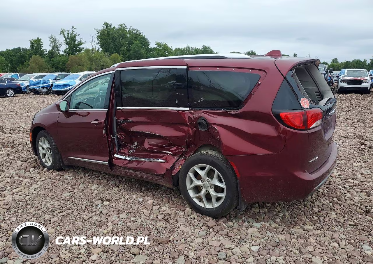 2017 Chrysler Pacifica Touring L Plus VIN:2C4RC1EG9HR713135 - 2