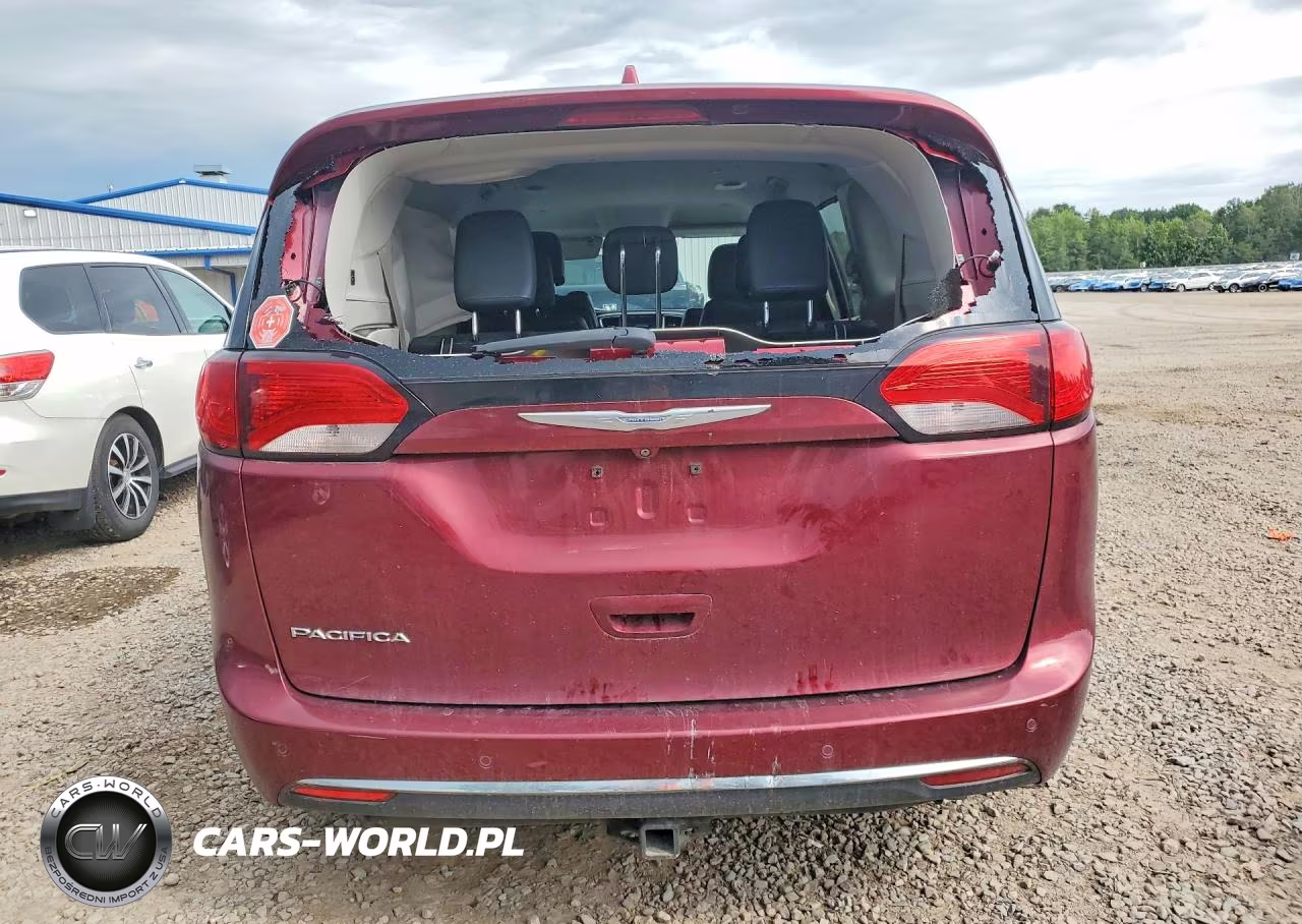 2017 Chrysler Pacifica Touring L Plus VIN:2C4RC1EG9HR713135 - 6
