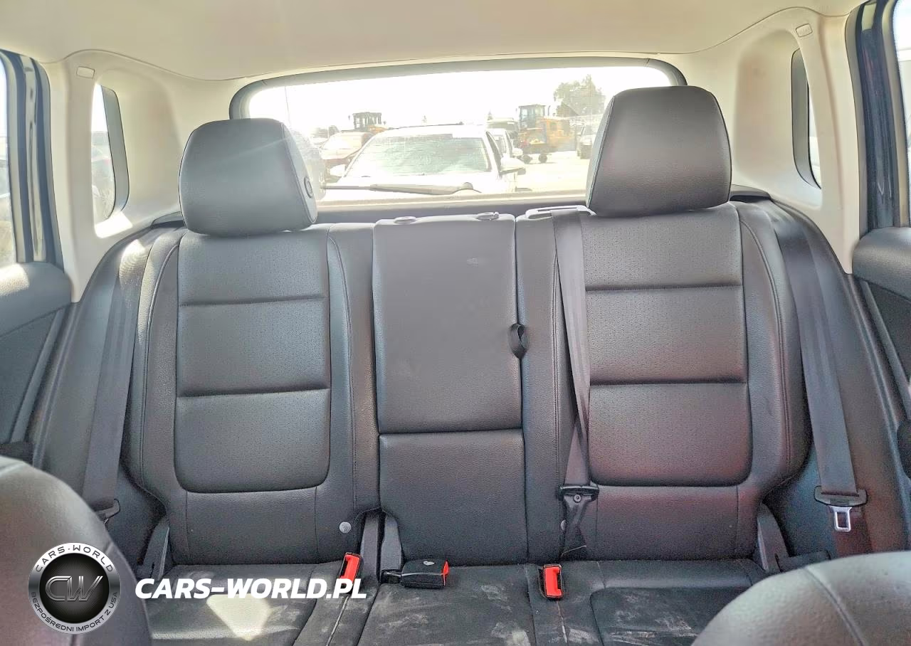 2012 Volkswagen Tiguan S VIN:WVGBV7AX4CW518544 - 10