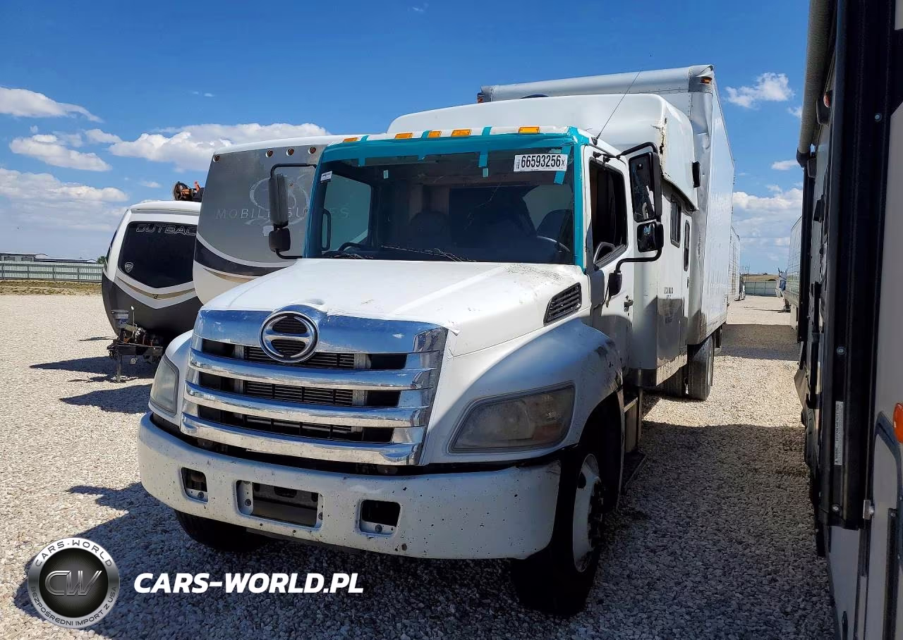 2018 Hino 258-268 Box Truck VIN:5PVNJ8JV1J4S69209 - 1
