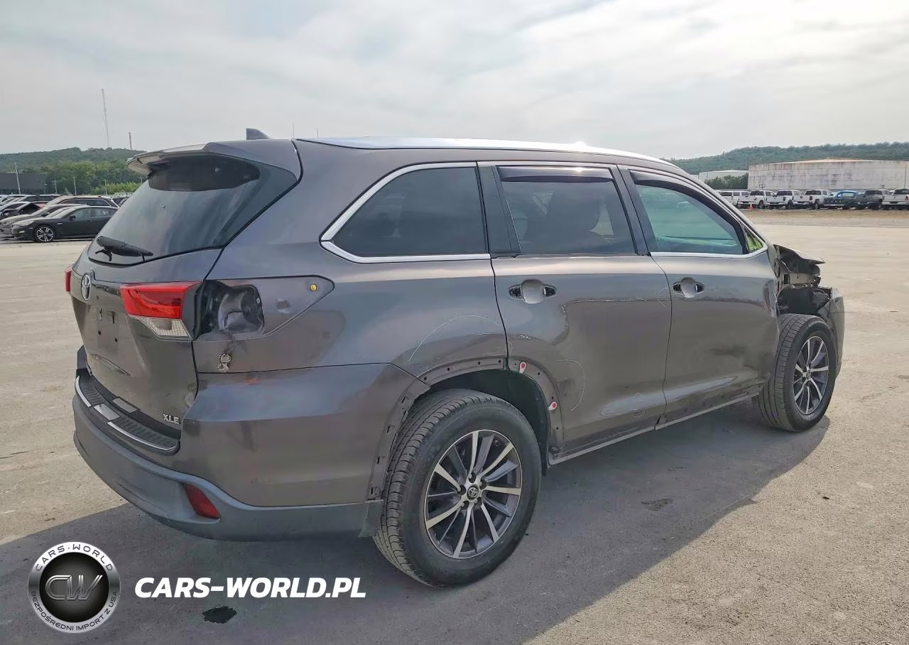 2017 Toyota Highlander Xle VIN:5TDKZRFH4HS194010 - 3