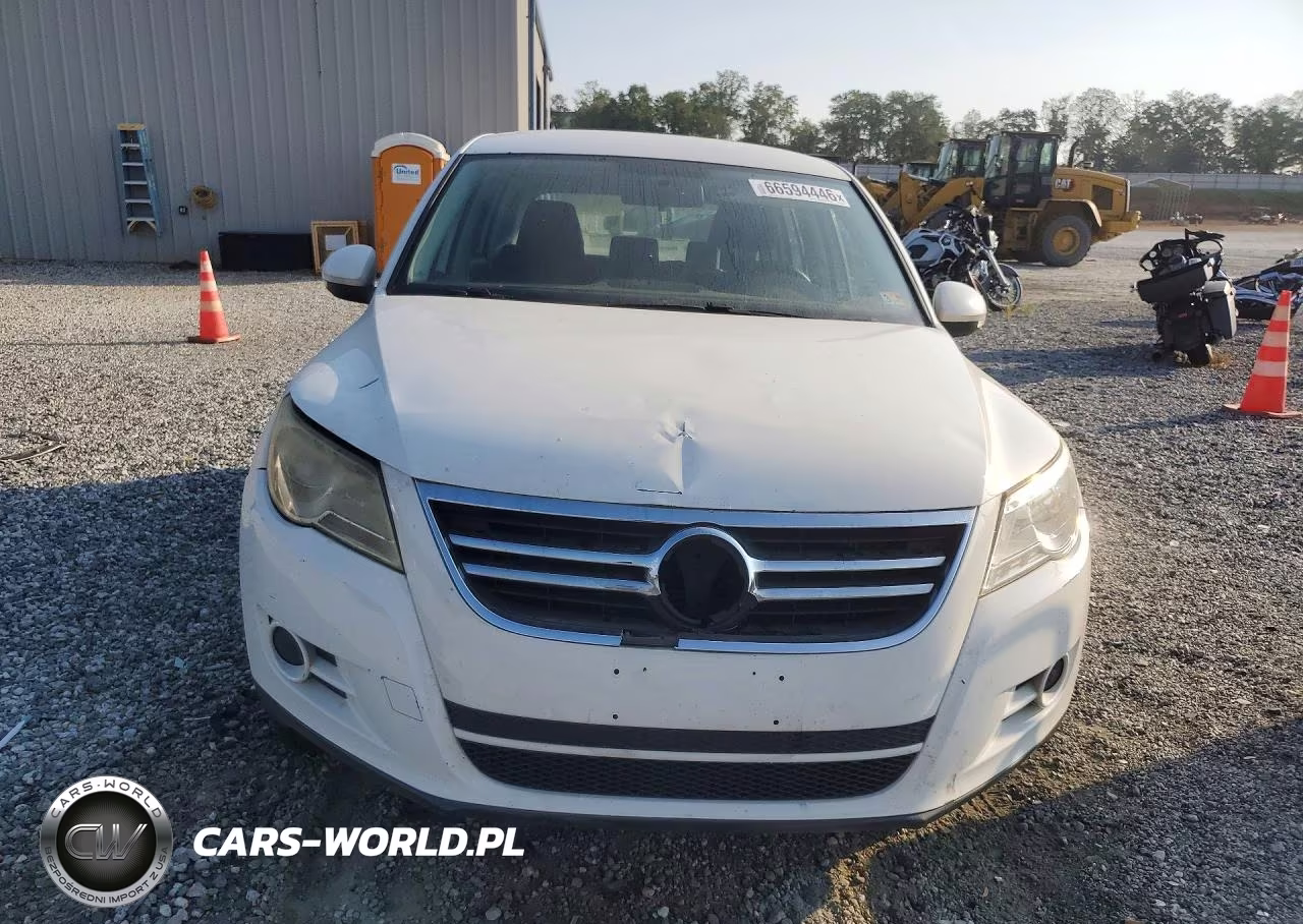 2011 Volkswagen Tiguan S VIN:WVGAV7AX0BW526845 - 5