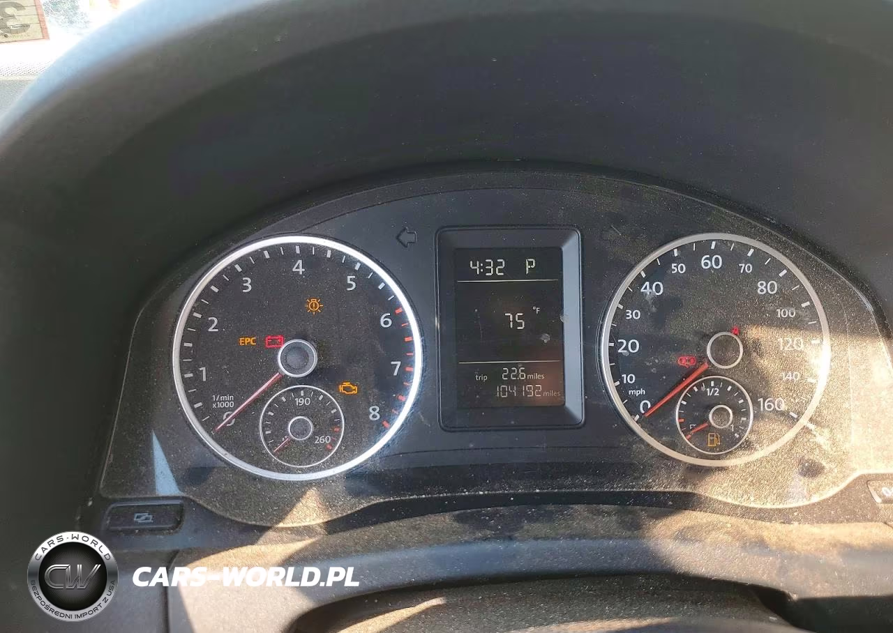 2011 Volkswagen Tiguan S VIN:WVGAV7AX0BW526845 - 9