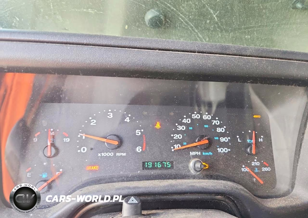 2005 Jeep Wrangler X VIN:1J4FA39S15P321664 - 9