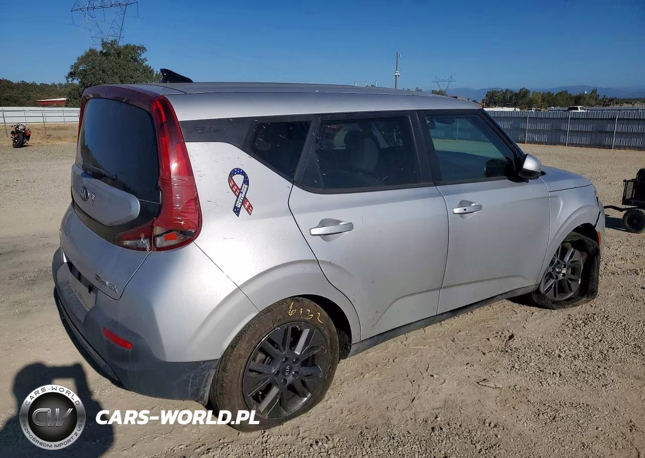 2020 Kia Soul Ex VIN:KNDJ33AUXL7717628 - 3