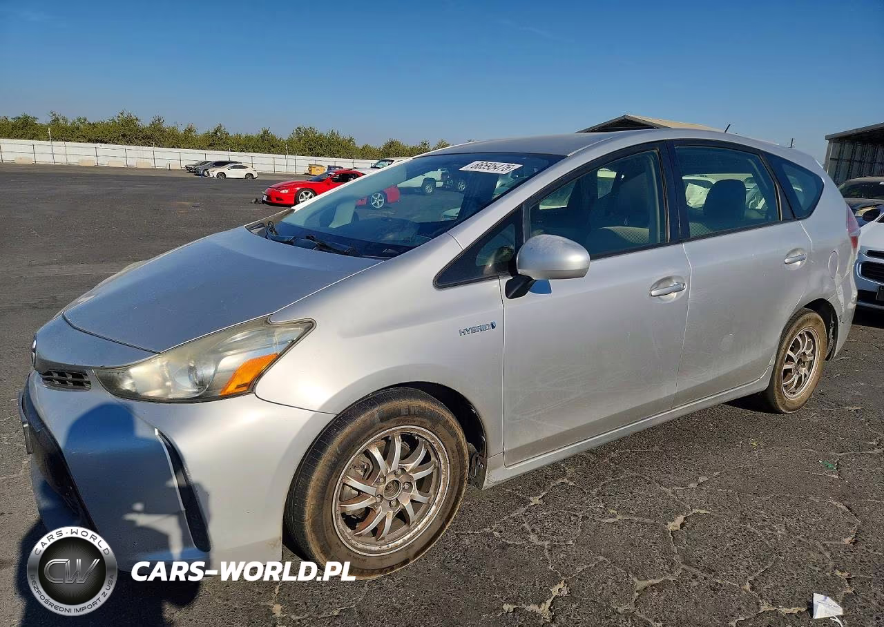 2015 Toyota Prius V Two – zdjęcie 1 z 12