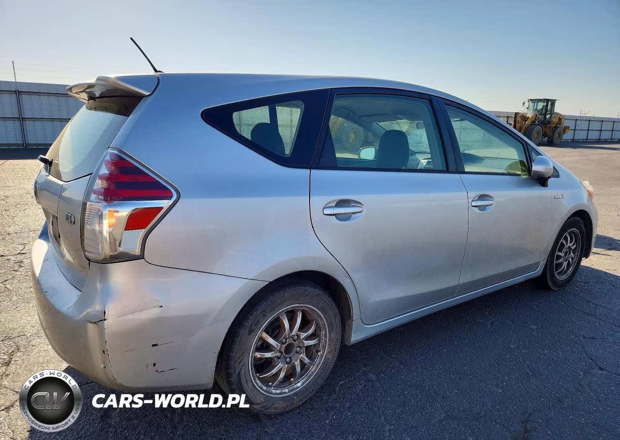 2015 Toyota Prius V Two VIN:JTDZN3EU5FJ039076 - 3